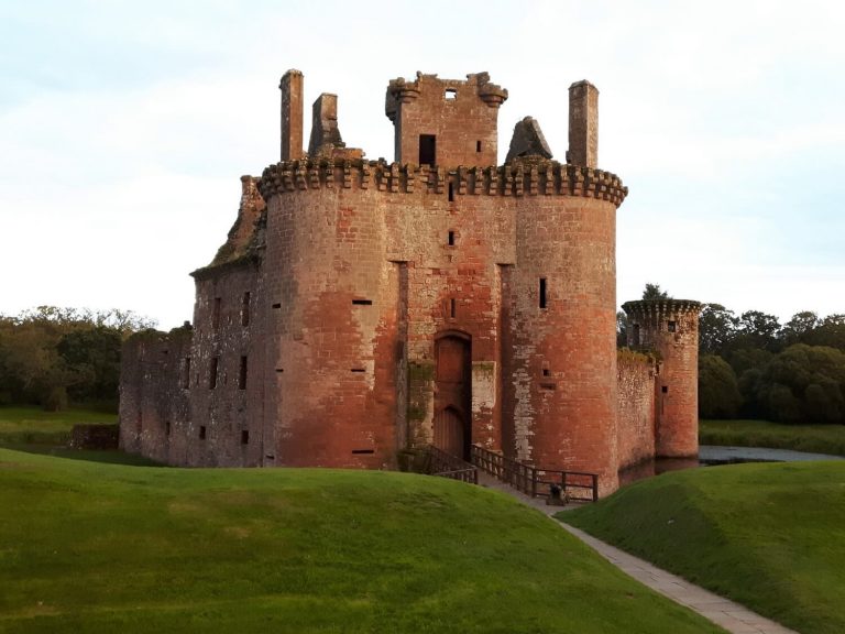 Caerlaverock Castle profile